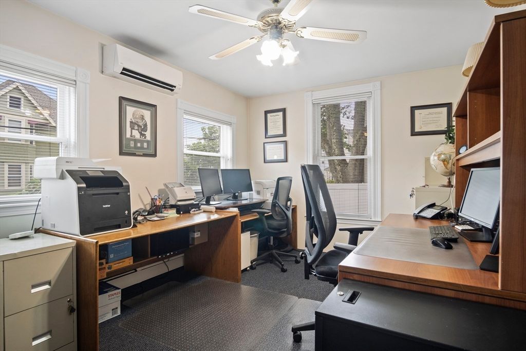 Home Office, Interior
