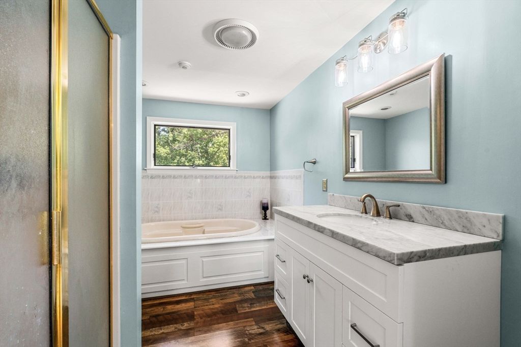 Bathroom, Dual Sink Vanities, Interior, Wood Texture Flooring