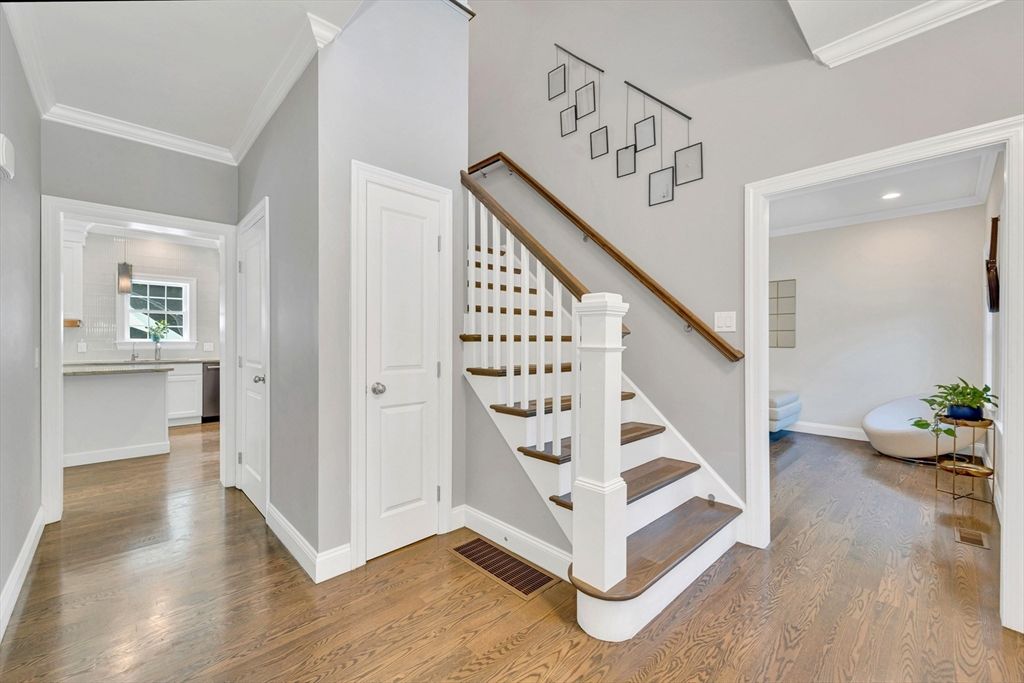 Interior, Pendant Lights, Recessed Lighting, Wood Texture Flooring