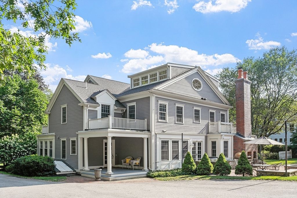 Exterior, Facade, Brick Facade, Queen Anne Victorian