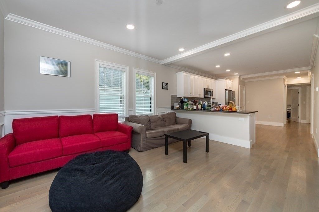 Interior, Kitchen, Living room, Recessed Lighting, Wood Texture Flooring