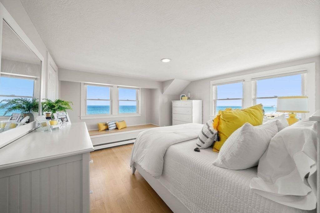 Bedroom, Interior, Recessed Lighting, Water, Wood Texture Flooring