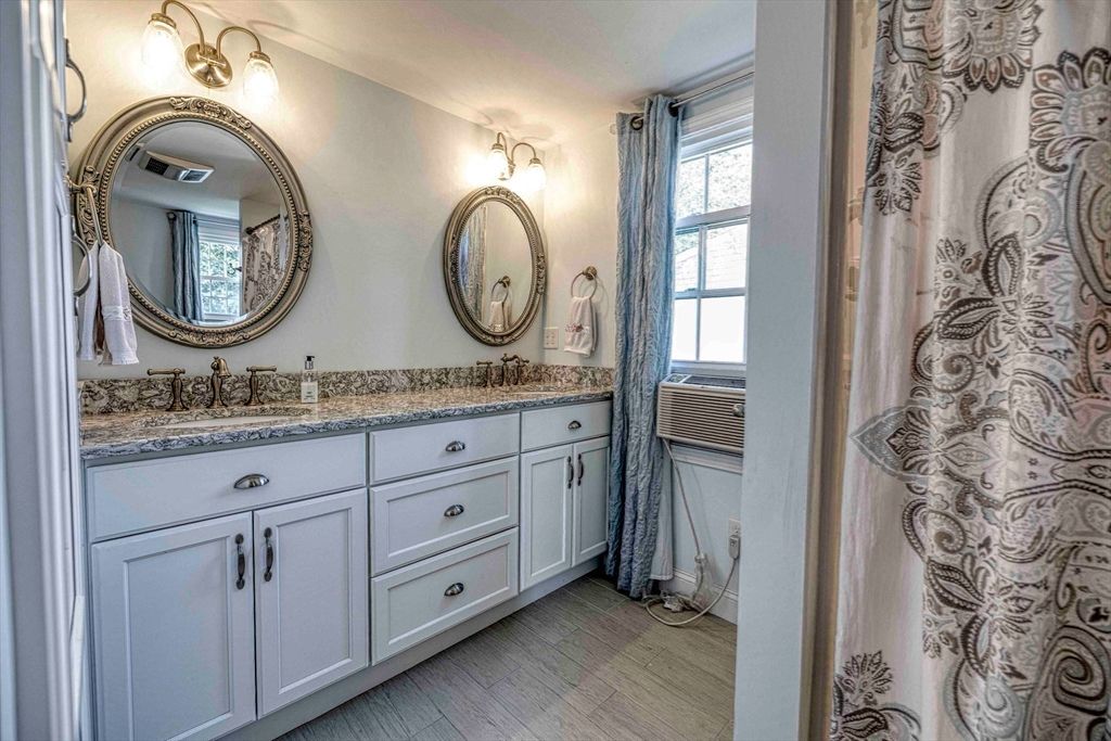 Bathroom, Dual Sink Vanities, Interior, Wood Texture Flooring