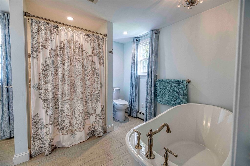 Bathroom, Interior, Recessed Lighting, Wood Texture Flooring
