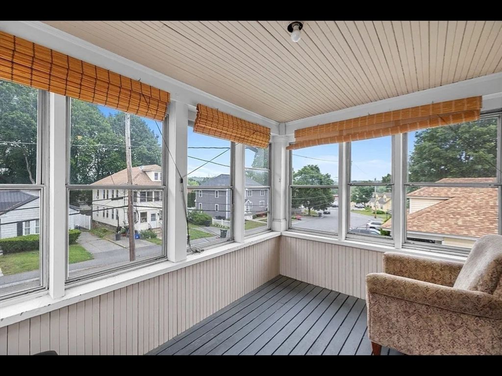 Interior, Sun Room, Water