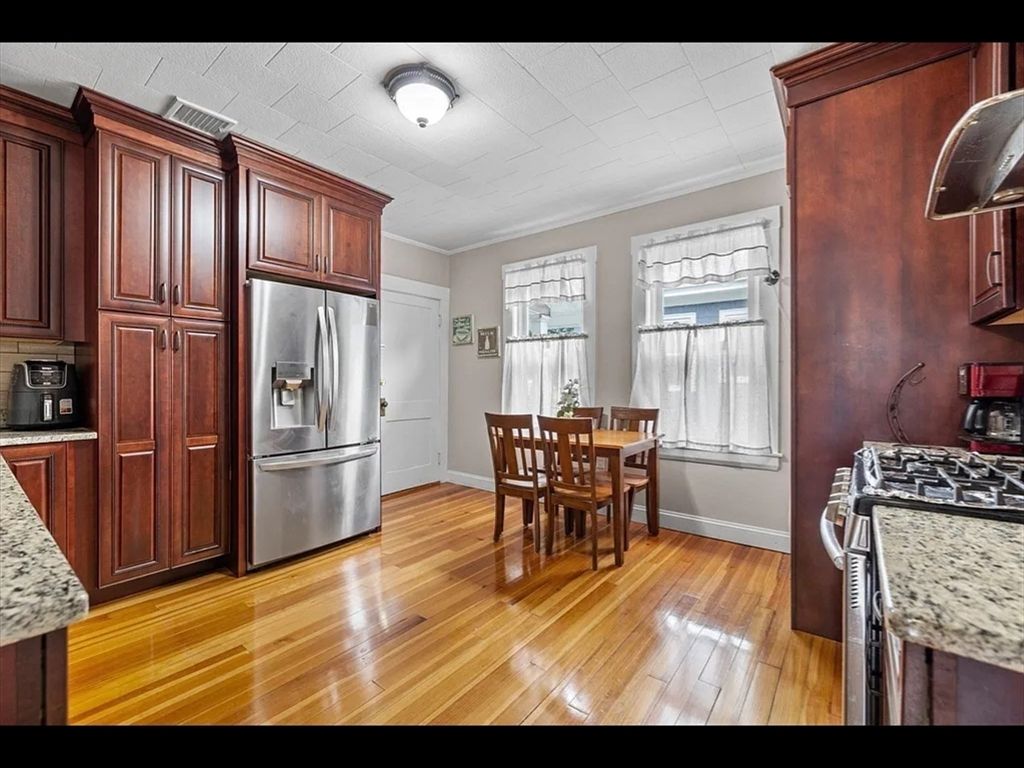 Dining room, Interior, Kitchen, Stainless Steel Appliances, Wood Texture Flooring