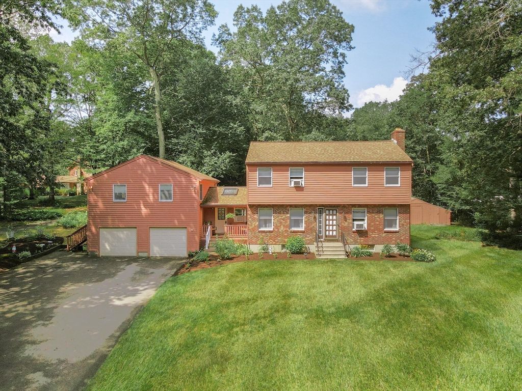 Attached, Backyard, Exterior, Facade, Brick Facade, Split Level