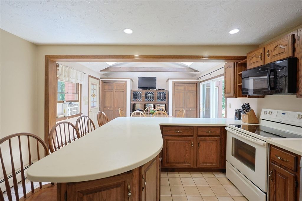 Dining room, Interior, Kitchen, Recessed Lighting