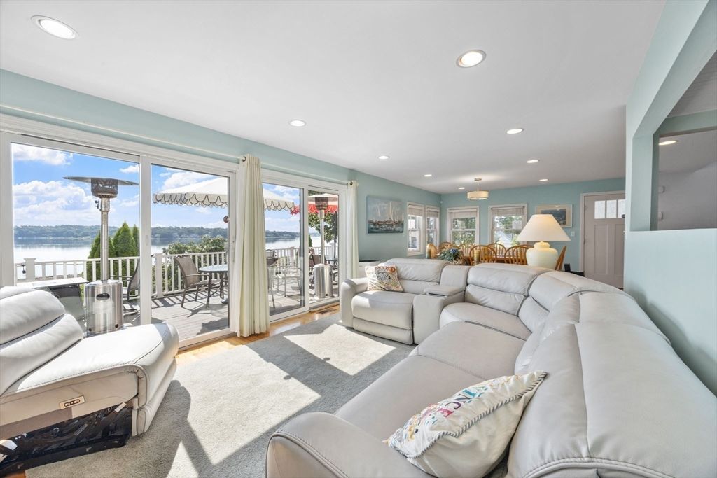 Interior, Living room, Recessed Lighting, Water