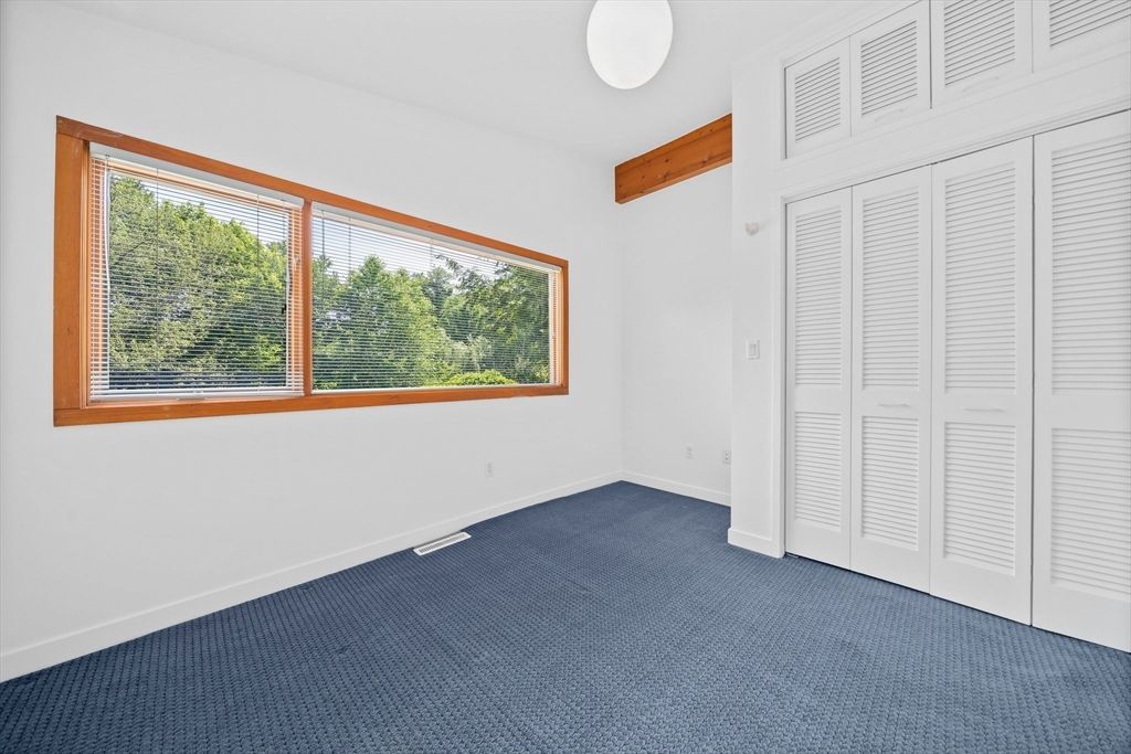 Empty room, Interior, Wooden Beams