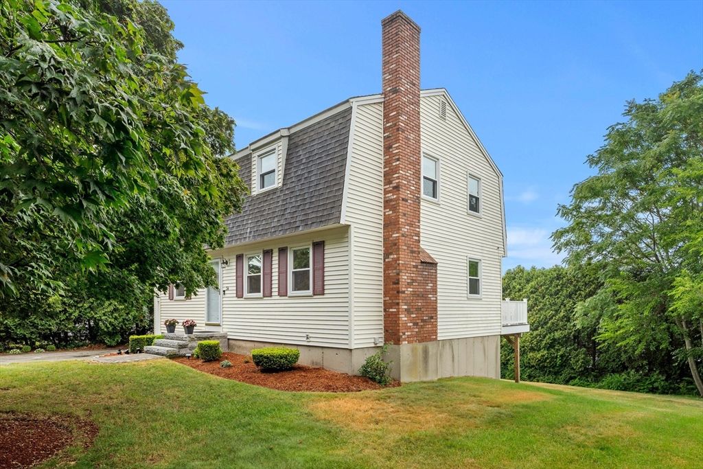 Exterior, Facade, Cape Cod