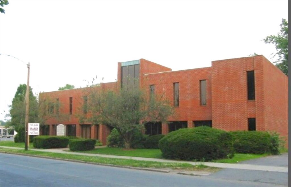 Exterior, Facade, Brick Facade, Modern