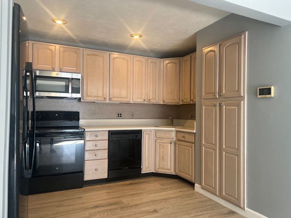 Interior, Kitchen, Recessed Lighting, Wood Texture Flooring