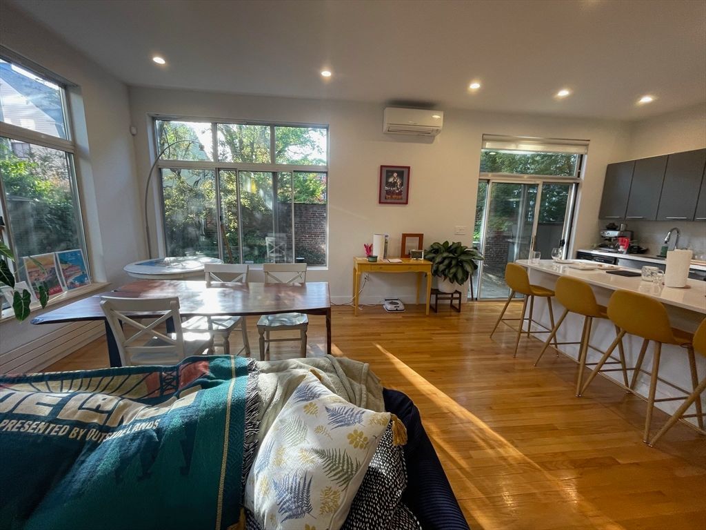 Dining room, Interior, Kitchen, Recessed Lighting, Wood Texture Flooring