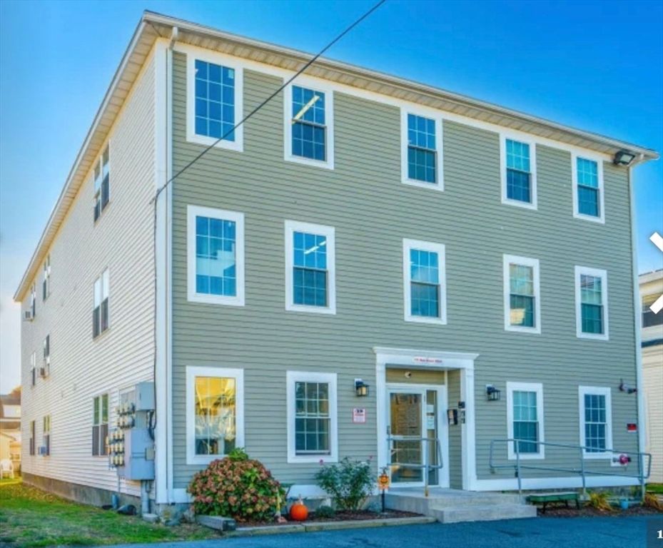 Exterior, Facade, Georgian