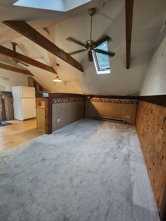 Empty room, Interior, Pendant Lights, Wooden Beams
