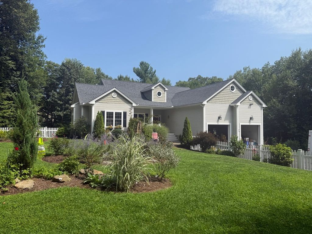 Backyard, Exterior, Facade, Farmhouse