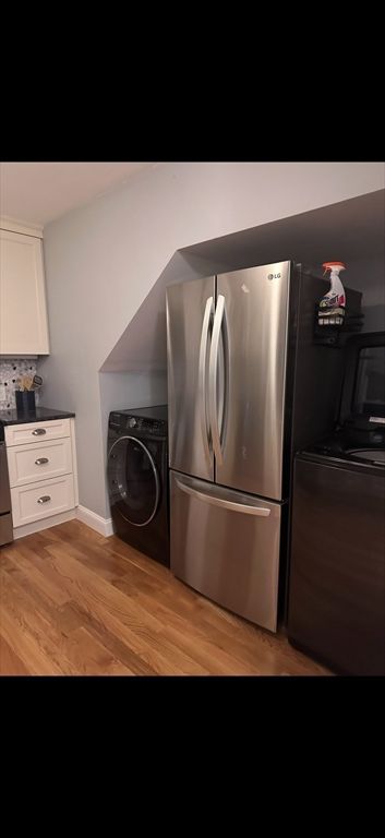 Interior, Washer, Wood Texture Flooring