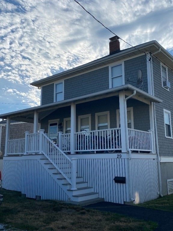 Exterior, Facade, American Foursquare