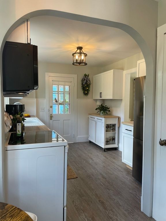 Interior, Kitchen, Wood Texture Flooring