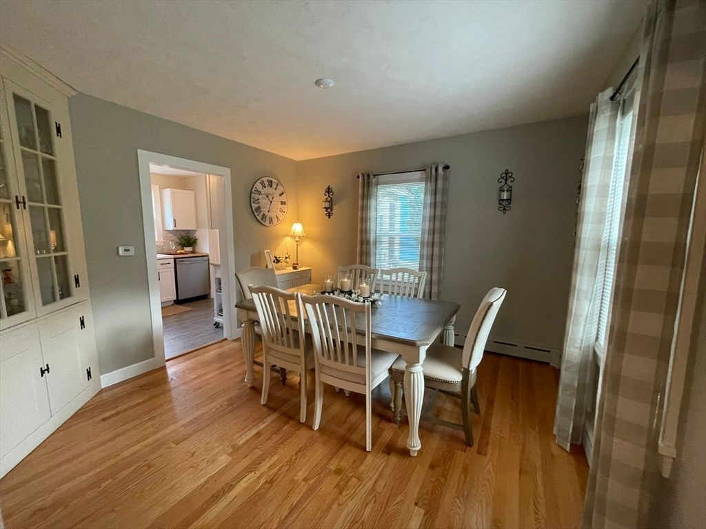 Dining room, Interior, Wood Texture Flooring