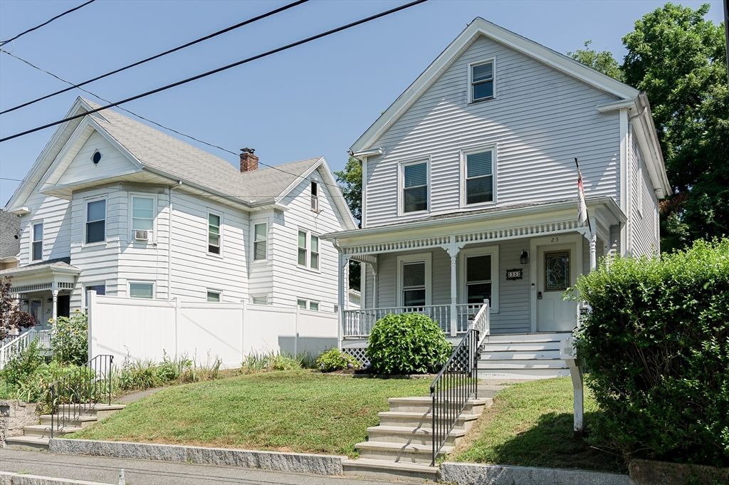 Exterior, Facade, Queen Anne Victorian