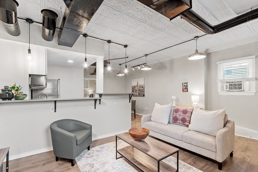 Interior, Living room, Pendant Lights, Recessed Lighting, Wood Texture Flooring