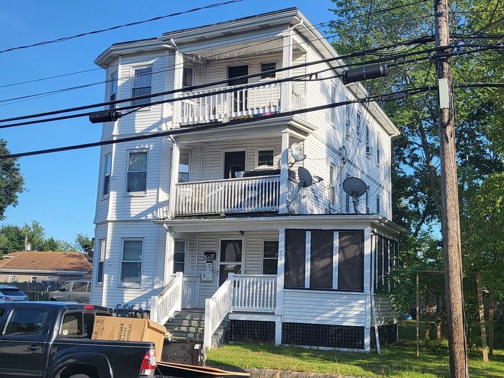 Exterior, Facade, Queen Anne Victorian
