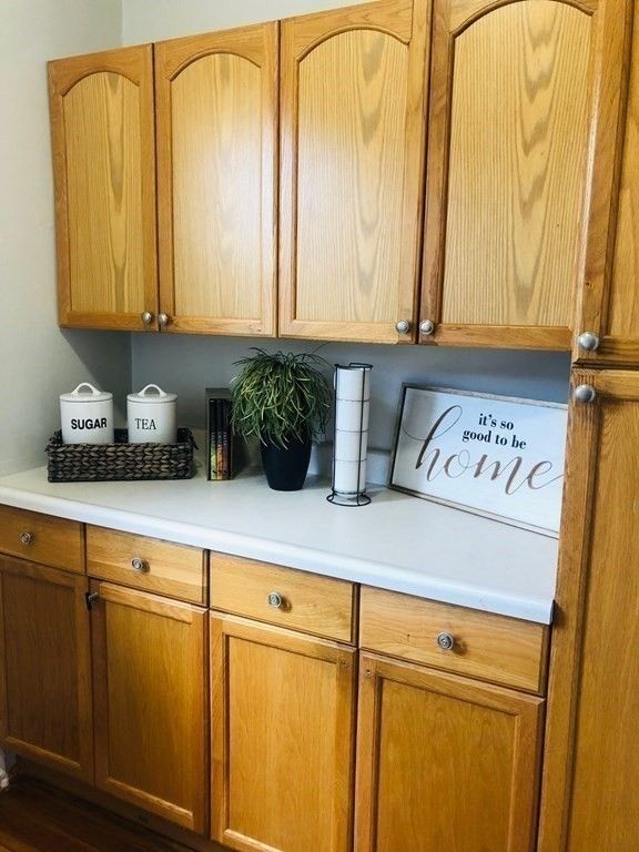 Interior, Washer, Wood Texture Flooring