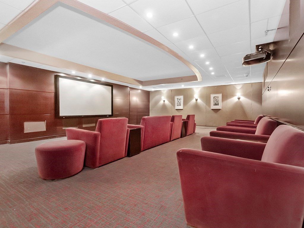 Interior, Projection Screen, Recessed Lighting, Theatre Room