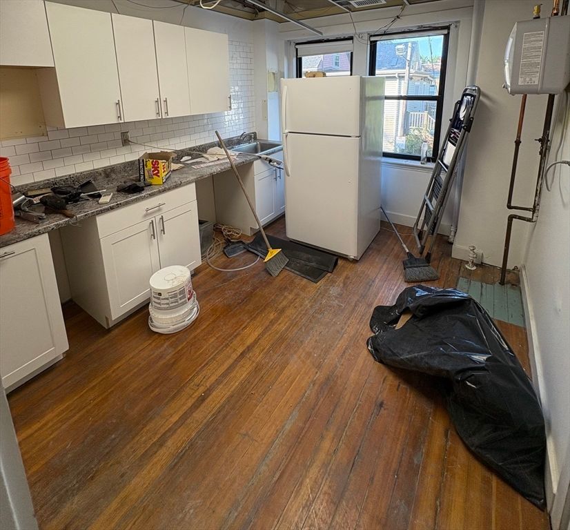 Interior, Kitchen, Wood Texture Flooring