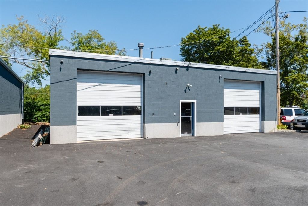 Detached Garage, Exterior