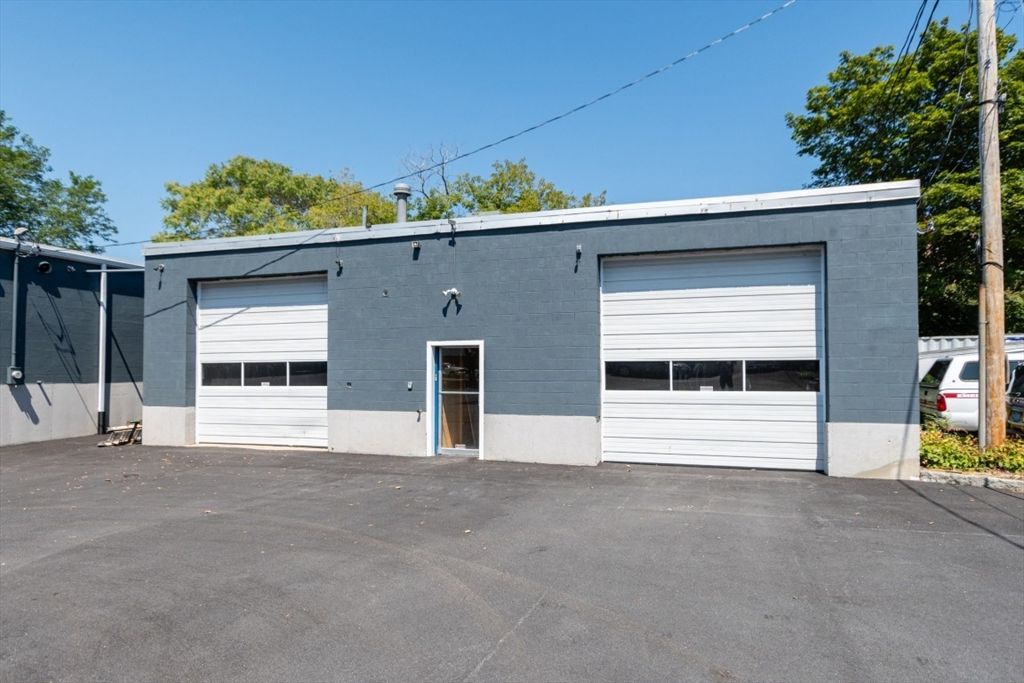 Detached Garage, Exterior