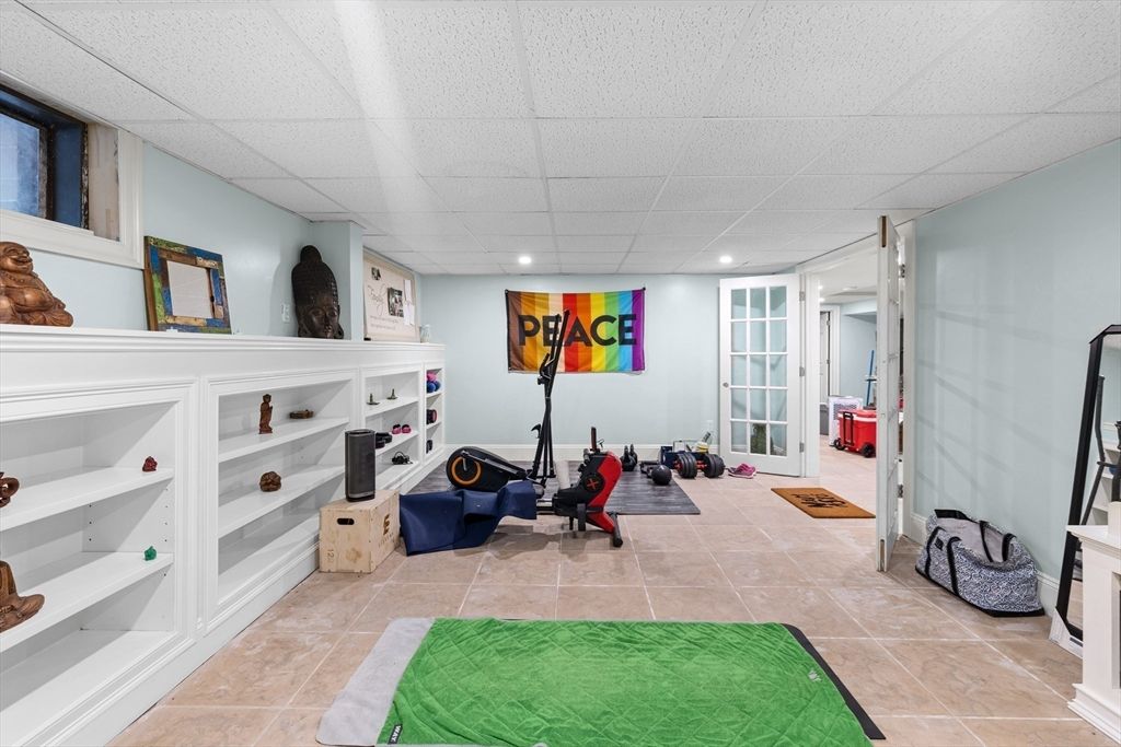 Fitness Equipment, Interior, Recessed Lighting