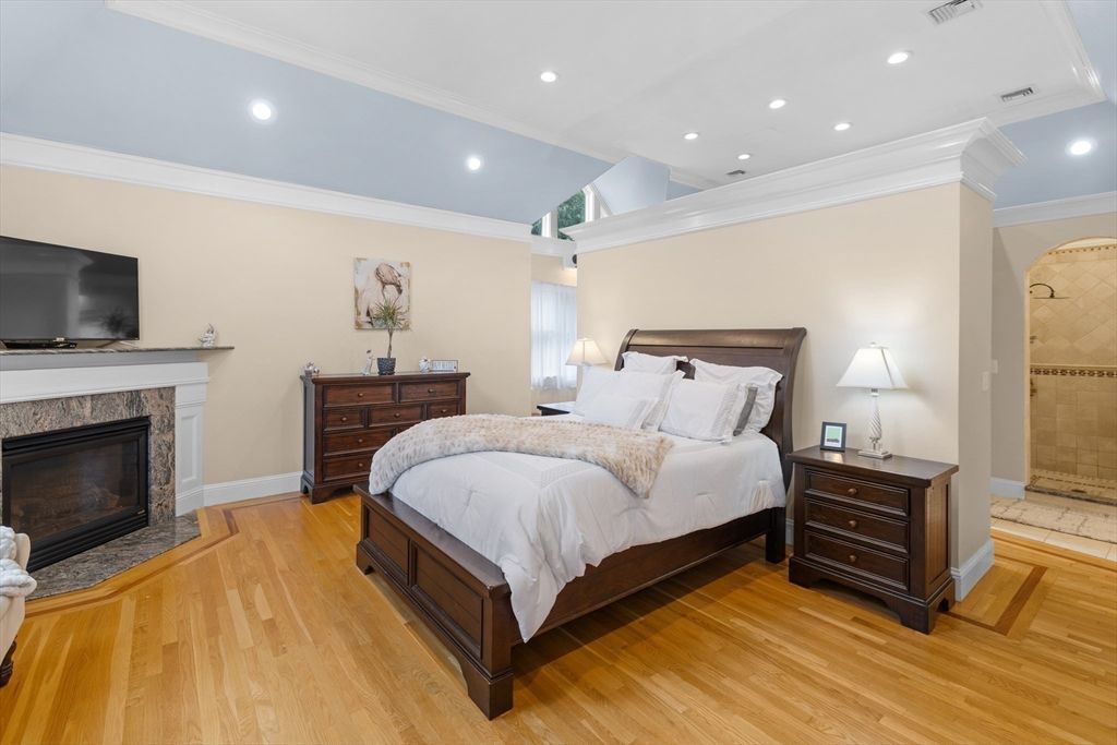 Bedroom, Fireplace, Interior, Recessed Lighting, Wood Texture Flooring