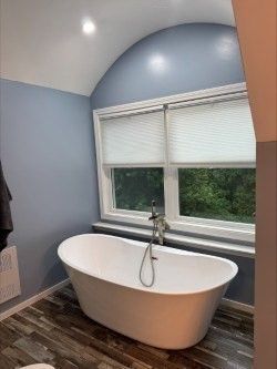 Bathroom, Free Standing Baths, Interior, Recessed Lighting, Wood Texture Flooring