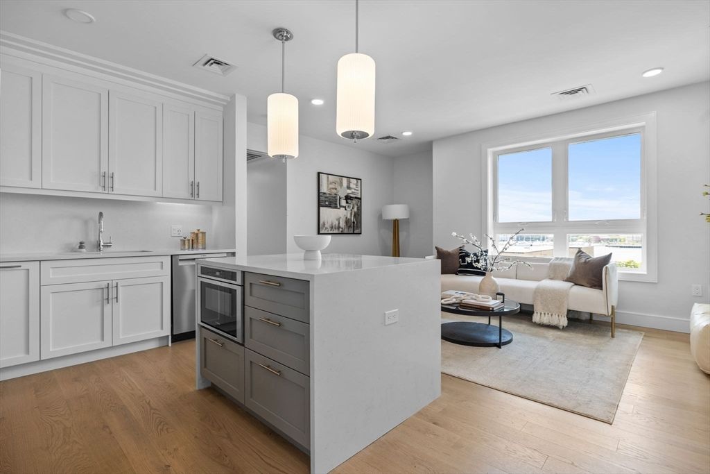 Interior, Kitchen, Living room, Pendant Lights, Recessed Lighting, Wood Texture Flooring