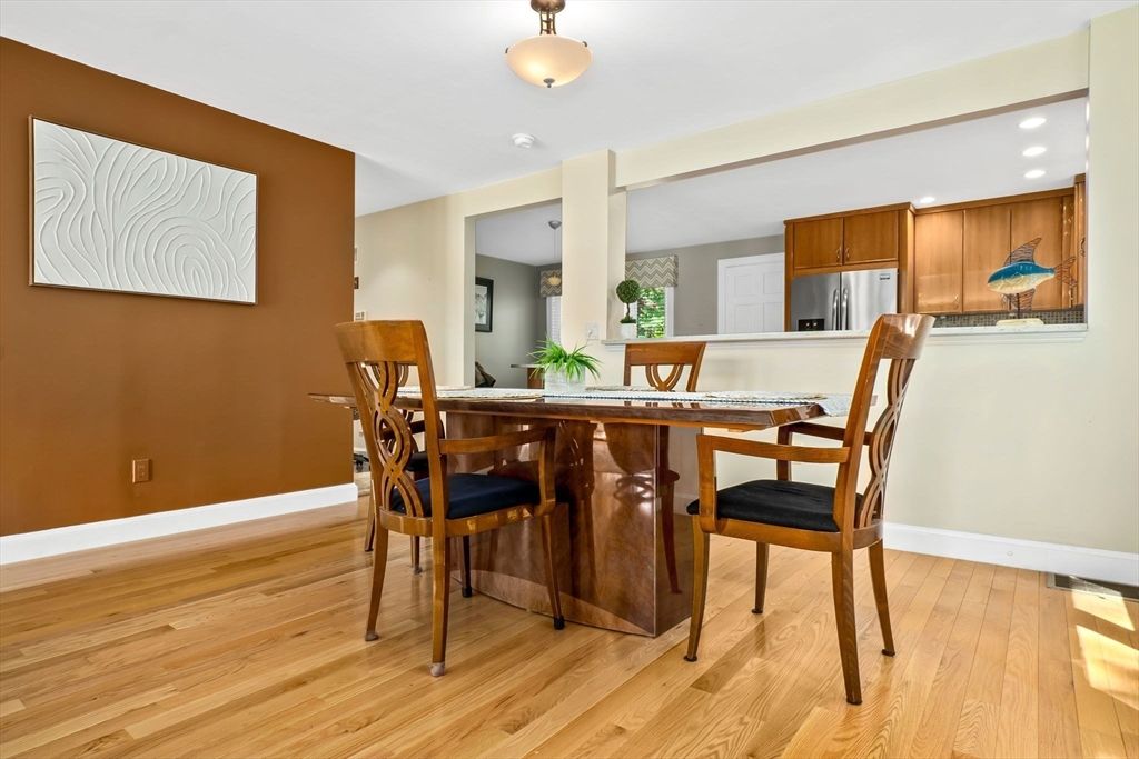 Dining room, Interior, Kitchen, Recessed Lighting, Wood Texture Flooring