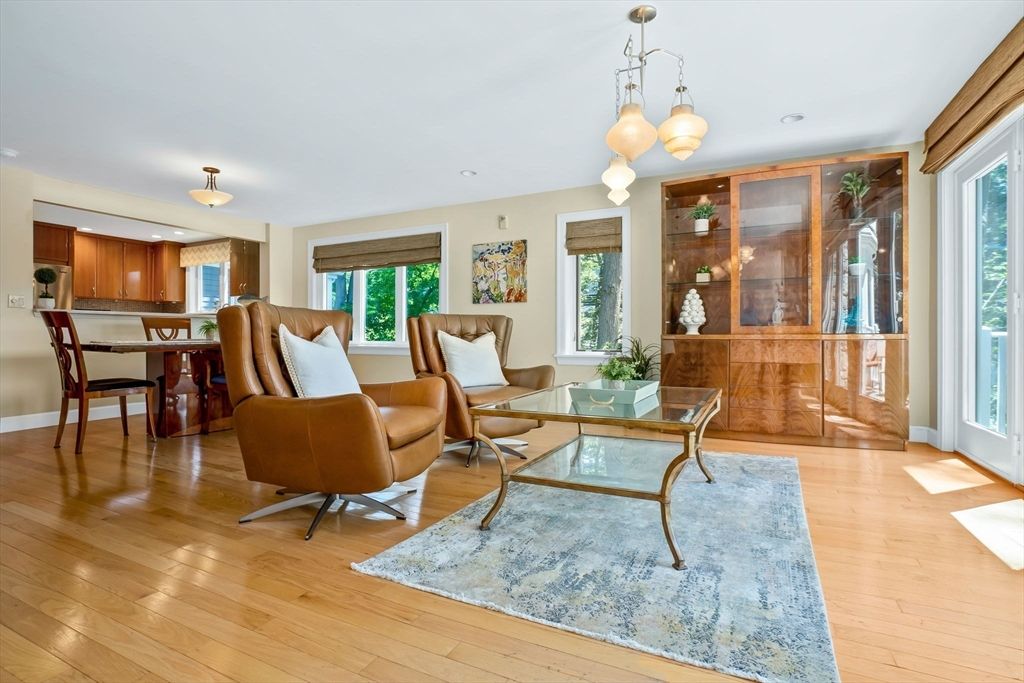 Dining room, Interior, Living room, Pendant Lights, Recessed Lighting, Wood Texture Flooring