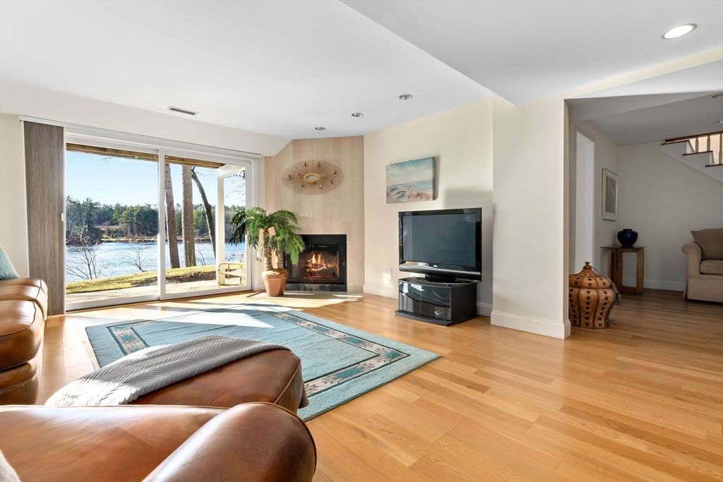 Fireplace, Interior, Recessed Lighting, Water, Wood Texture Flooring