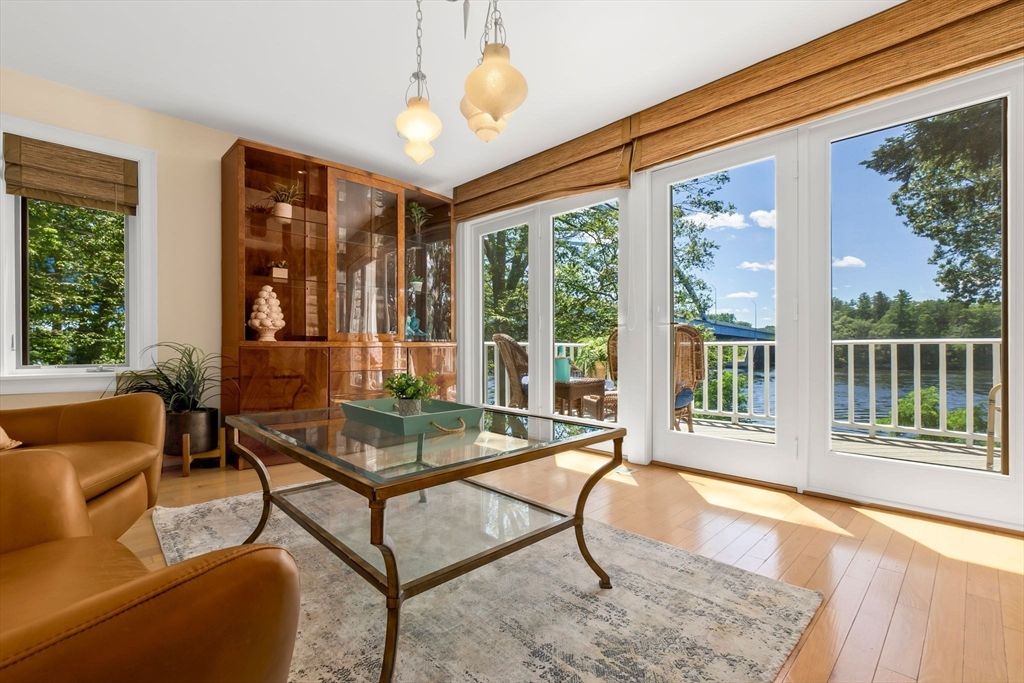 Interior, Pendant Lights, Sun Room, Wood Texture Flooring