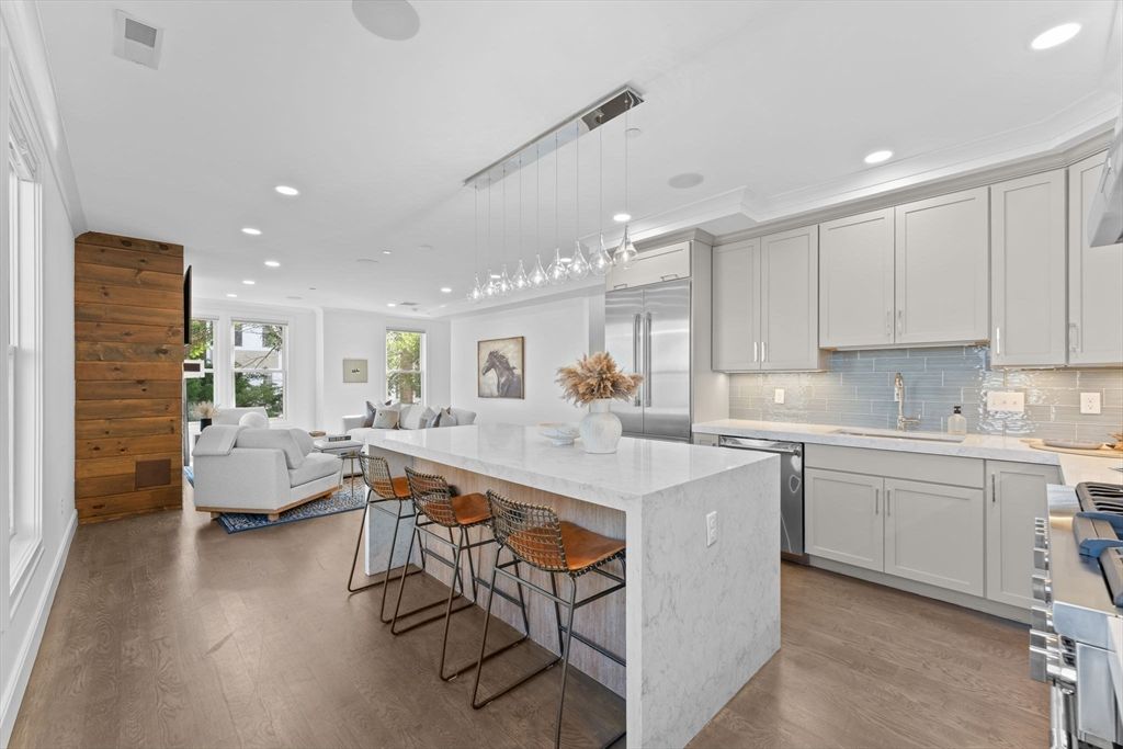 Interior, Kitchen, Living room, Pendant Lights, Recessed Lighting, Stainless Steel Appliances, Wood Texture Flooring