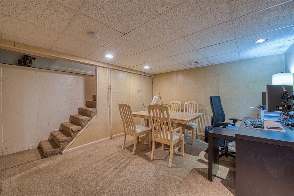 Dining room, Interior, Recessed Lighting