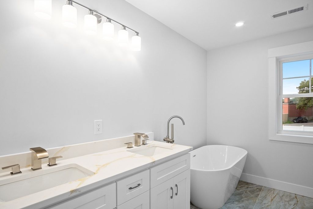 Bathroom, Dual Sink Vanities, Free Standing Baths, Interior, Recessed Lighting