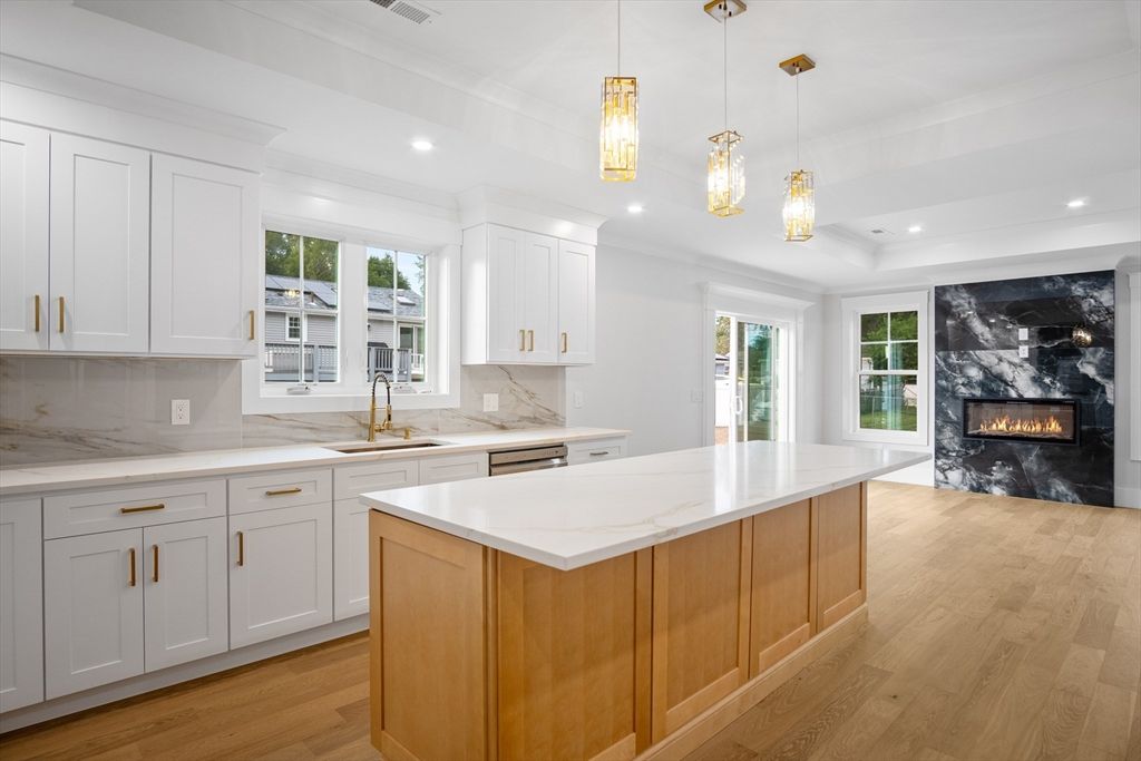 Fireplace, Interior, Kitchen, Pendant Lights, Recessed Lighting, Wood Texture Flooring