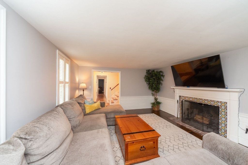 Fireplace, Interior, Living room