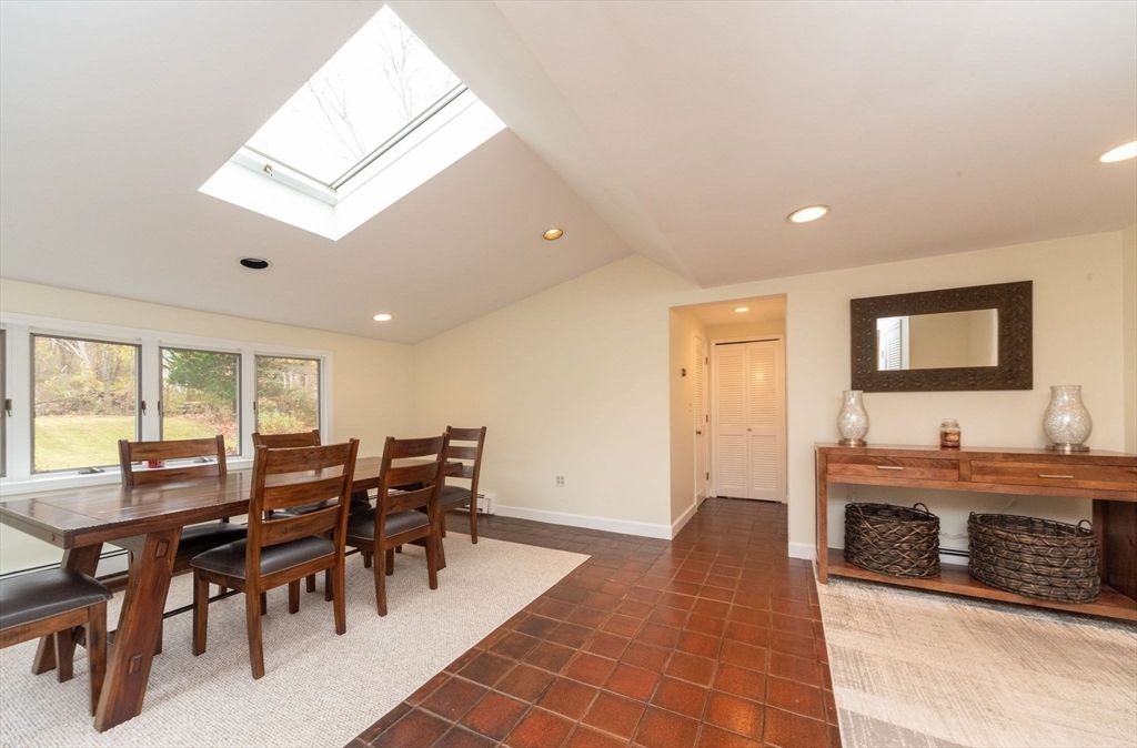 Dining room, Interior, Recessed Lighting