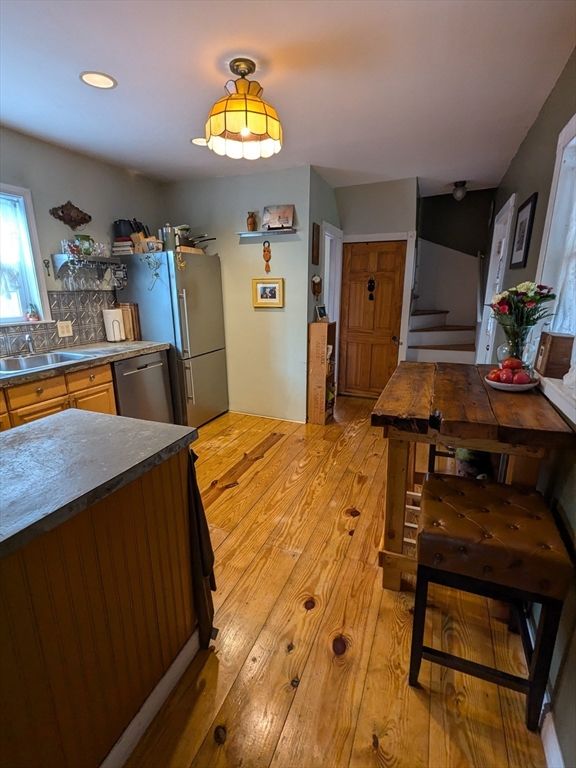 Dining room, Interior, Kitchen, Recessed Lighting, Wood Texture Flooring