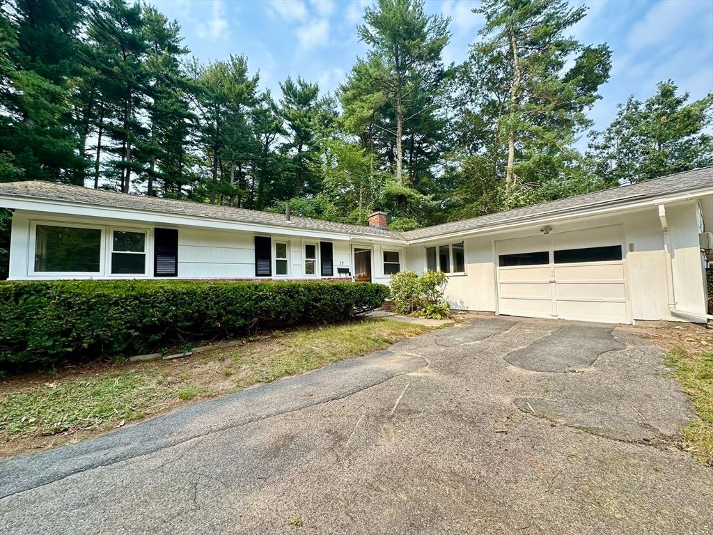 Attached, Exterior, Facade, Ranch
