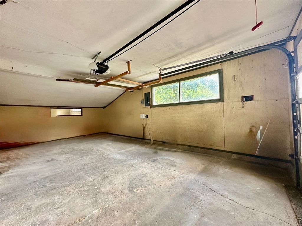 Garage, Interior